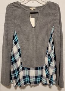 NWT Blushing Heart gray knit lightweight sweater Large